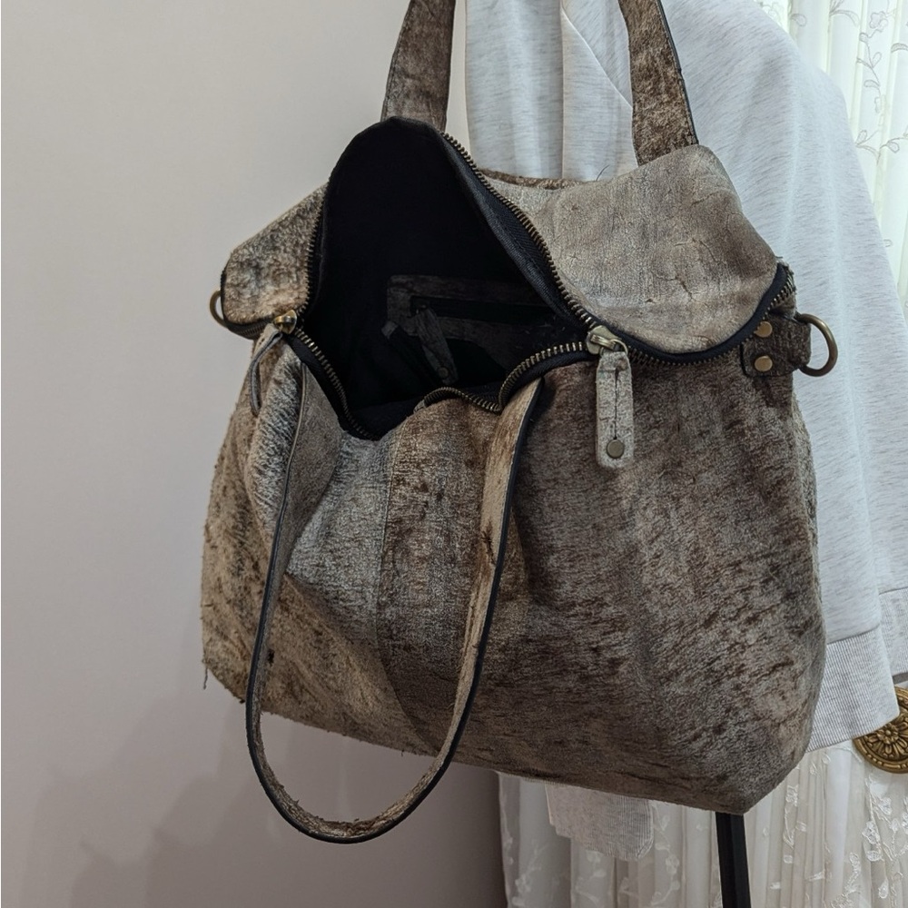 Textured Brown Leather Hand Bag - Picture 6 of 8